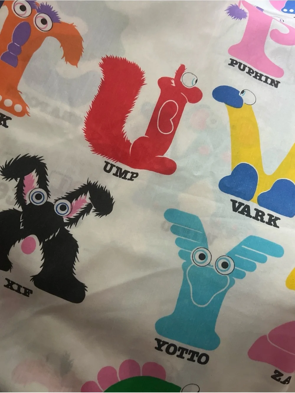 Vintage ALPHA CRITTERS Twin Flat Sheet 1985 ALPHABET CHARACTER MATERIAL VGC.